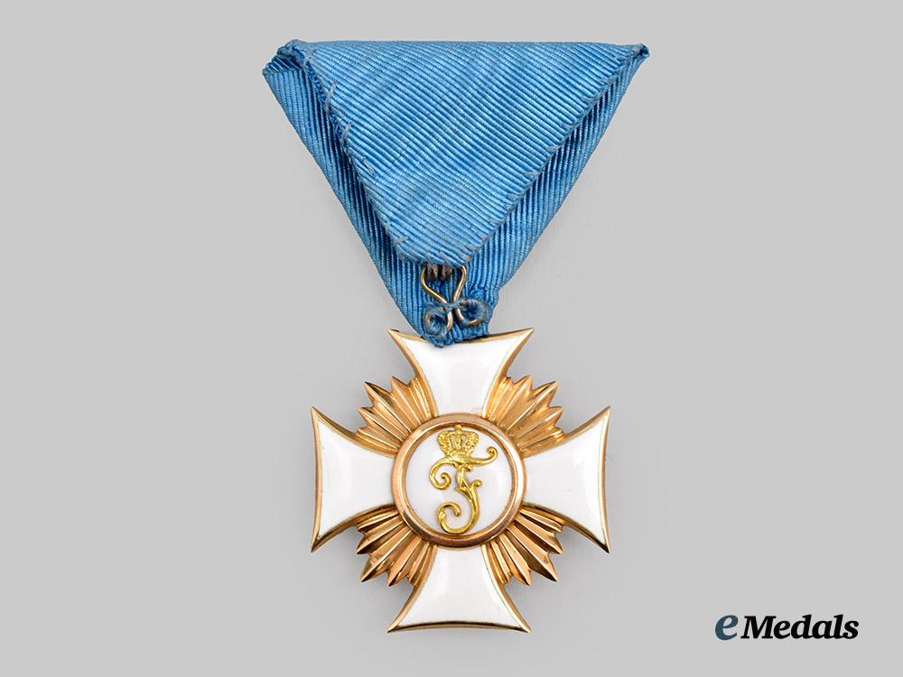 württemberg,_kingdom._a_friedrich_order,_civil_division,_i_class_knight’s_cross_in_gold_with_case,_by_eduard_foehr___m_n_c4903