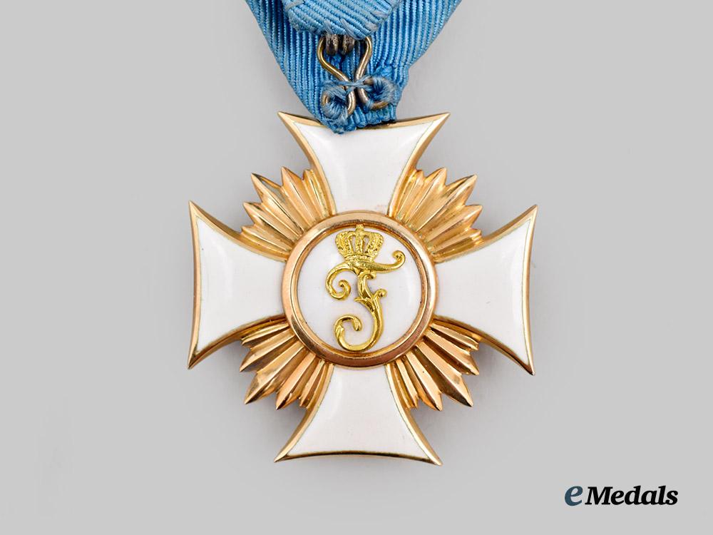 württemberg,_kingdom._a_friedrich_order,_civil_division,_i_class_knight’s_cross_in_gold_with_case,_by_eduard_foehr___m_n_c4904