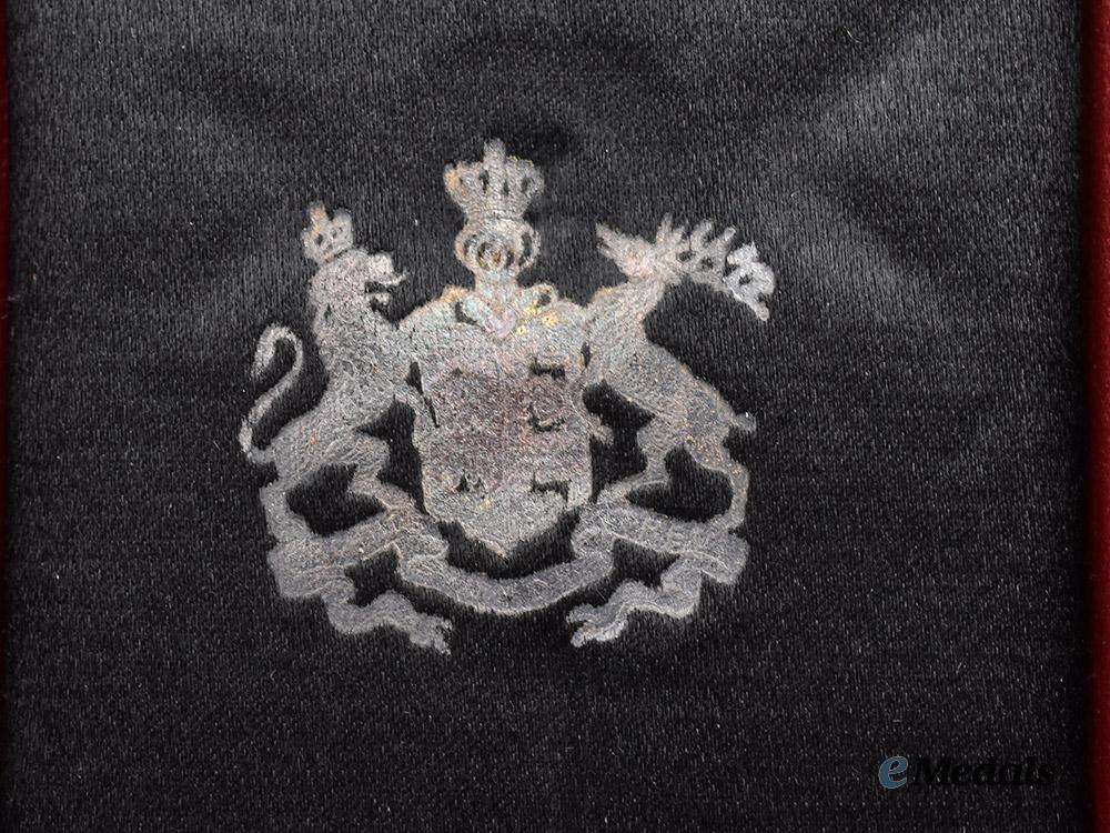 württemberg,_kingdom._an_order_of_the_württemberg_crown,_knight’s_cross_with_case,_c.1916___m_n_c4908