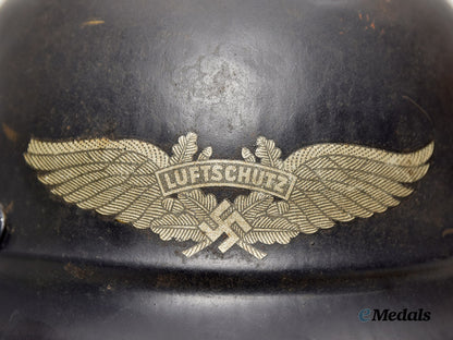 germany,_third_reich._a_luftschutz_m42_steel_helmet___m_n_c4934