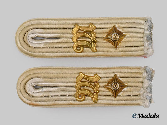 germany,_heer._a_set_of_machine_gun_battalion_oberleutnant_shoulder_boards___m_n_c4942-_recovered