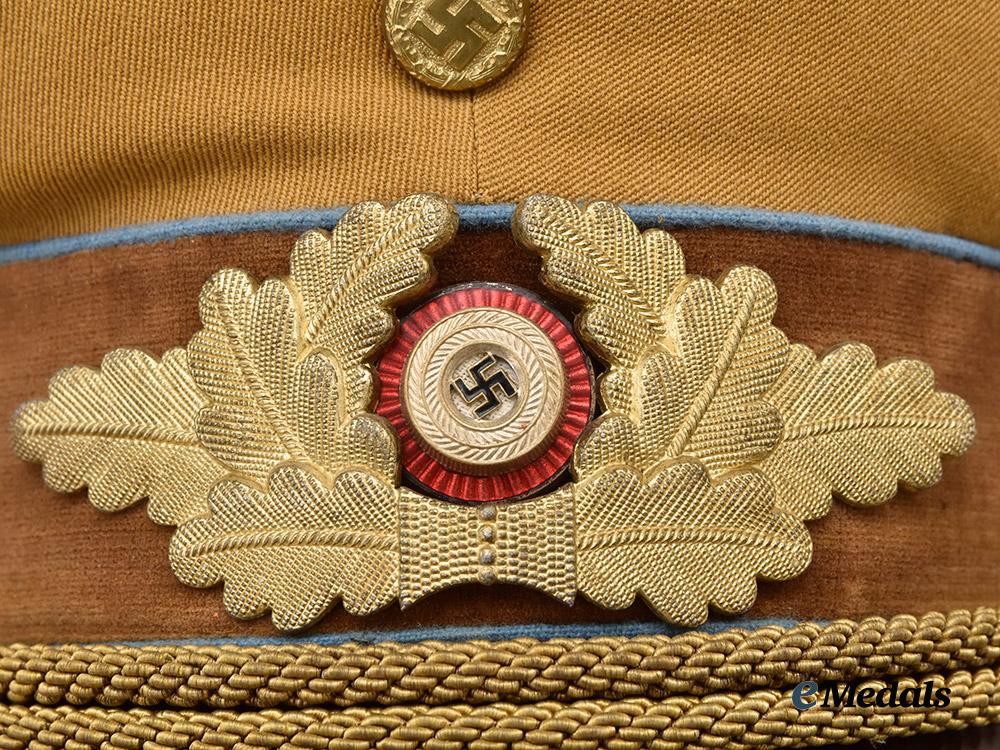 germany,_n_s_d_a_p._a_political_leader’s_visor_cap,_orts-_level___m_n_c4961