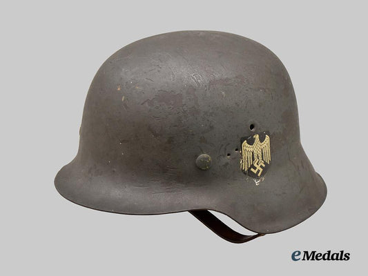 germany,_heer._an_m42_stahlhelm,_restored_single-_decal_example,_by_emaillierwerke_a._g.___m_n_c4979-_recovered