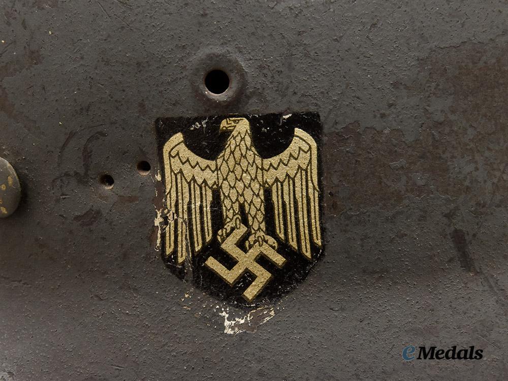 germany,_heer._an_m42_stahlhelm,_restored_single-_decal_example,_by_emaillierwerke_a._g.___m_n_c4984
