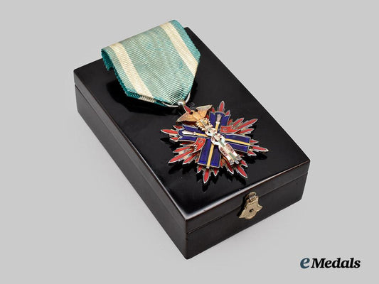 japan,_empire._an_order_of_the_golden_kite,_v_class_in_case___m_n_c4984