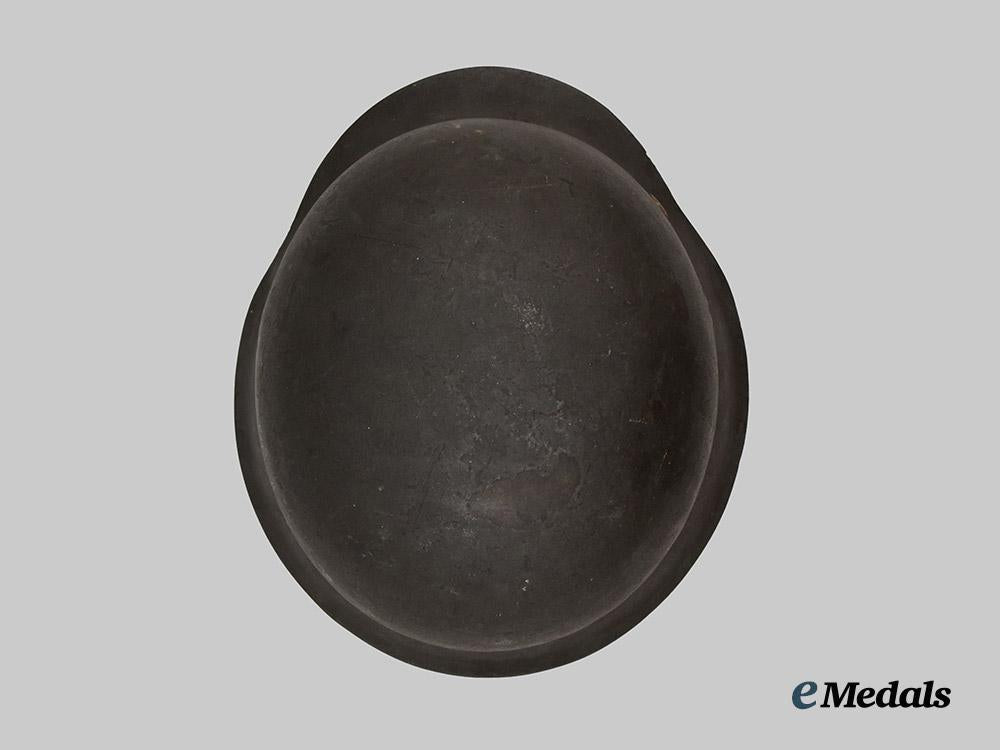 germany,_heer._an_m42_stahlhelm,_restored_single-_decal_example,_by_emaillierwerke_a._g.___m_n_c4985-_recovered