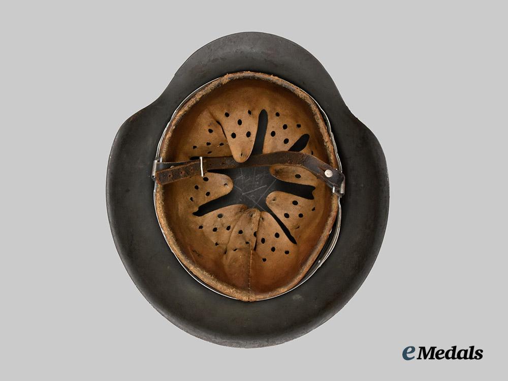 germany,_heer._an_m42_stahlhelm,_restored_single-_decal_example,_by_emaillierwerke_a._g.___m_n_c4986-_recovered