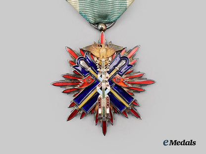 japan,_empire._an_order_of_the_golden_kite,_v_class_in_case___m_n_c4986