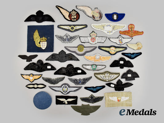 international._a_lot_of_thirty-_five_cloth_air_force_pilot_wings,_parachutist_wings&_half_wings___m_n_c4999