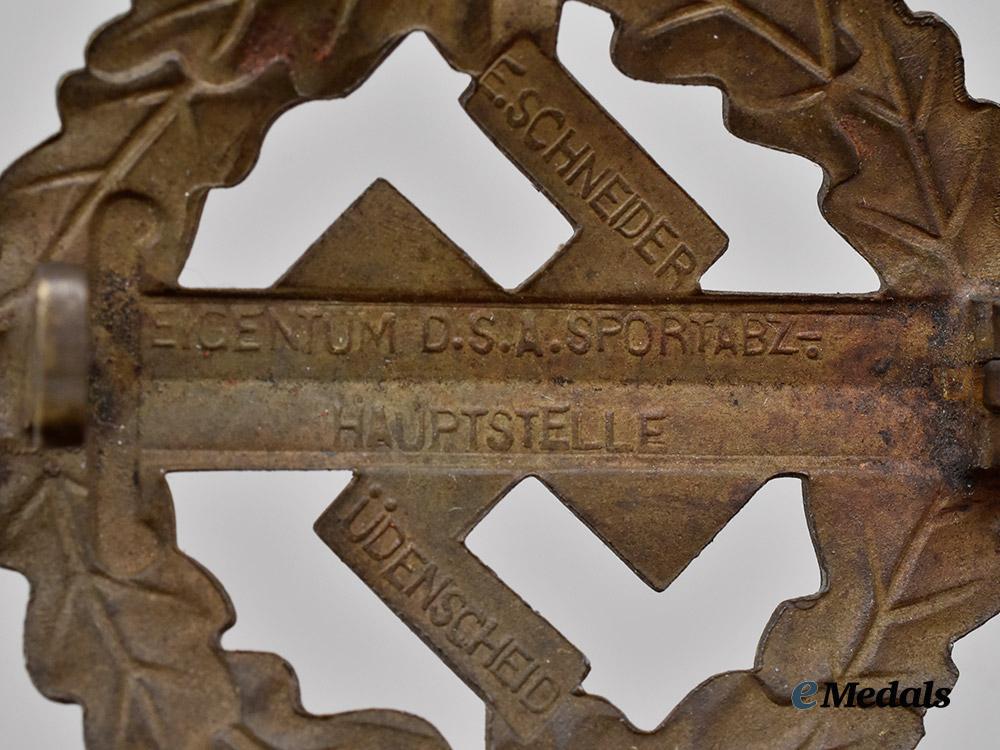 germany,_third_reich._a_pair_of_badges_for_s_a_and_police_personnel___m_n_c4999