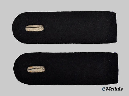 germany,_s_s._a_set_of_waffen-_s_s_medical_untersturmführer_shoulder_boards___m_n_c5013