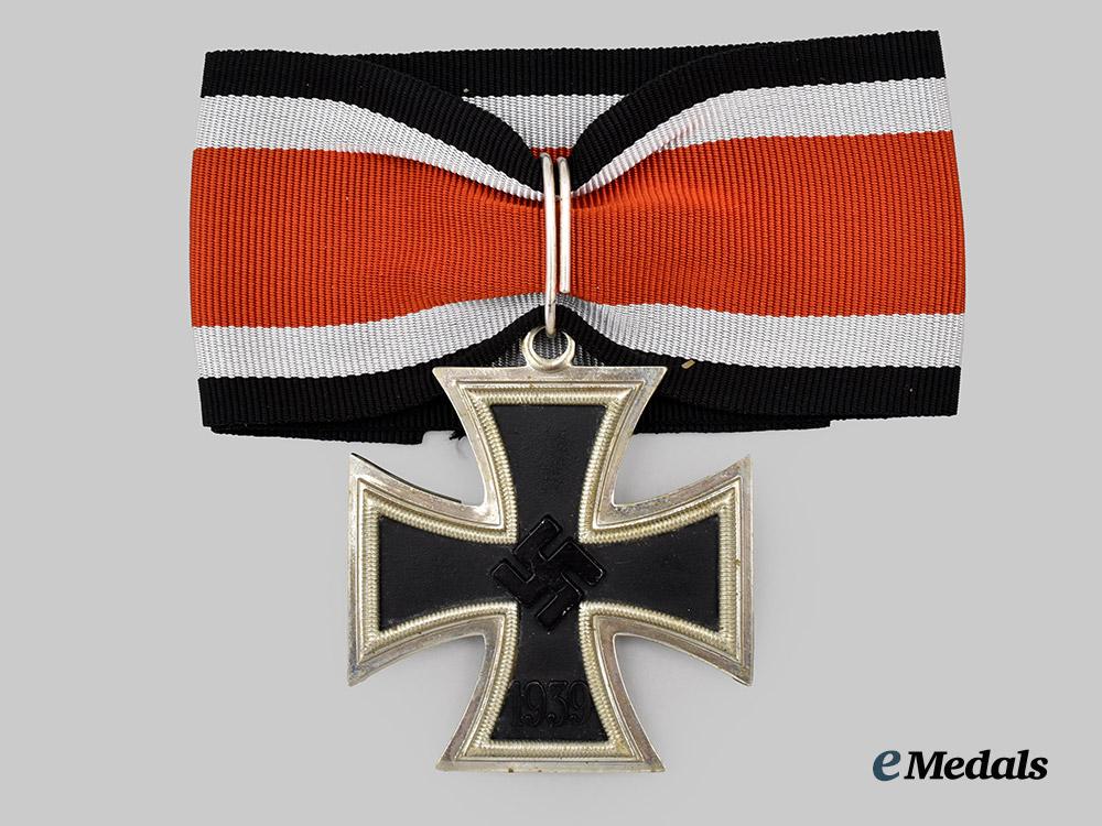 germany,_federal_republic._a_knight’s_cross_of_the_iron_cross,_exhibition_example_by_rudolf_souval,_c.1965___m_n_c5055