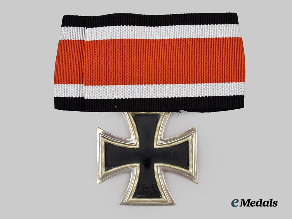 germany,_federal_republic._a_knight’s_cross_of_the_iron_cross,_exhibition_example_by_rudolf_souval,_c.1965___m_n_c5057