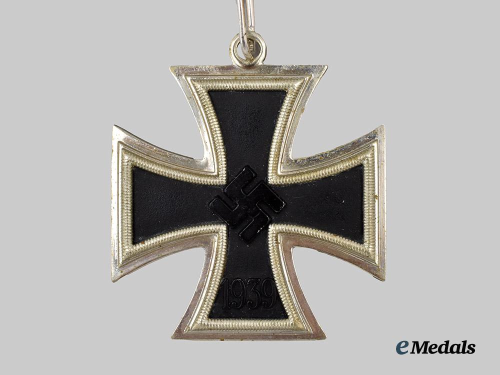 germany,_federal_republic._a_knight’s_cross_of_the_iron_cross,_exhibition_example_by_rudolf_souval,_c.1965___m_n_c5059