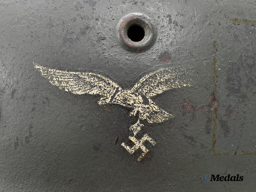 germany,_luftwaffe._an_m40_stahlhelm,_repurposed_example,_by_eisenhüttenwerke_thale_a._g.___m_n_c5098