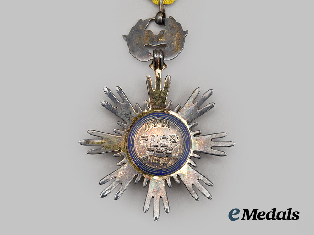 korea,_republic._an_order_of_civil_merit_dongbaek_medal,_i_i_i_class___m_n_c5102