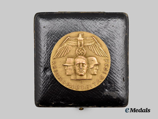 germany,_n_s_d_a_p._a1935_nuremberg_rally_commemorative_medal,_with_case,_by_deschler&_sohn___m_n_c5107