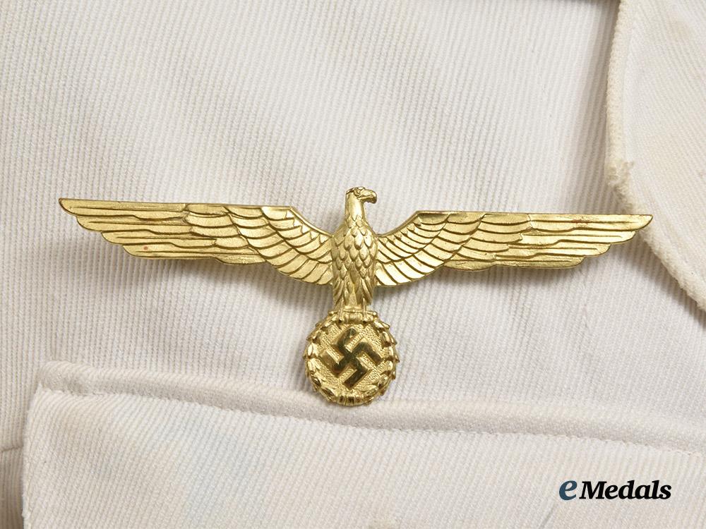 germany,_kriegsmarine._a_summer_uniform_for_a_decorated_fregattenkapitän___m_n_c5118