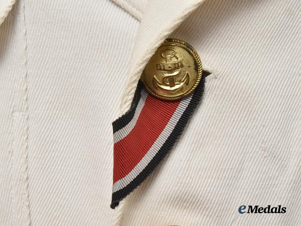 germany,_kriegsmarine._a_summer_uniform_for_a_decorated_fregattenkapitän___m_n_c5121