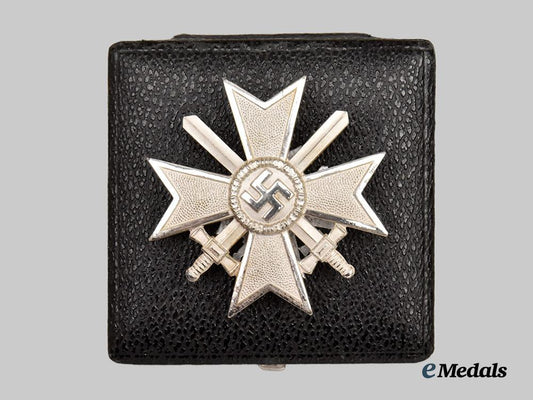 germany,_wehrmacht._a_war_merit_cross_i_class_with_swords_and_case,_by_kerbach&_oesterhelt___m_n_c5121