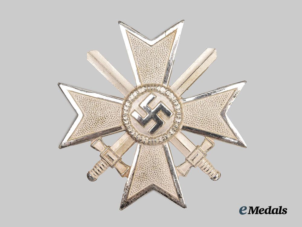 germany,_wehrmacht._a_war_merit_cross_i_class_with_swords_and_case,_by_kerbach&_oesterhelt___m_n_c5122