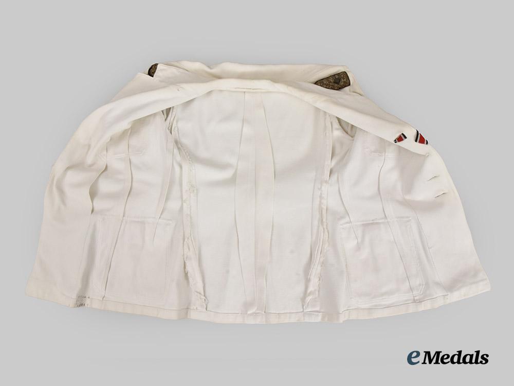 germany,_kriegsmarine._a_summer_uniform_for_a_decorated_fregattenkapitän___m_n_c5123