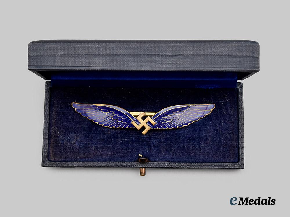germany,_luftwaffe._a_rare_civil_pilot’s_badge,_with_case,_by_c._e._juncker___m_n_c5127