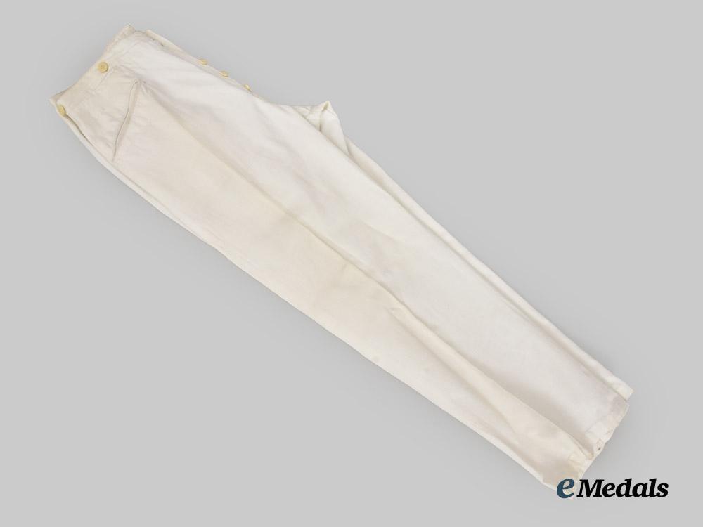 germany,_kriegsmarine._a_summer_uniform_for_a_decorated_fregattenkapitän___m_n_c5128