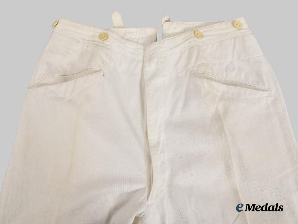 germany,_kriegsmarine._a_summer_uniform_for_a_decorated_fregattenkapitän___m_n_c5129