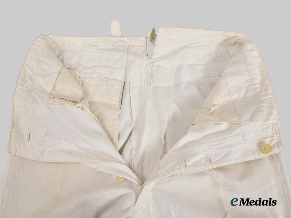 germany,_kriegsmarine._a_summer_uniform_for_a_decorated_fregattenkapitän___m_n_c5130