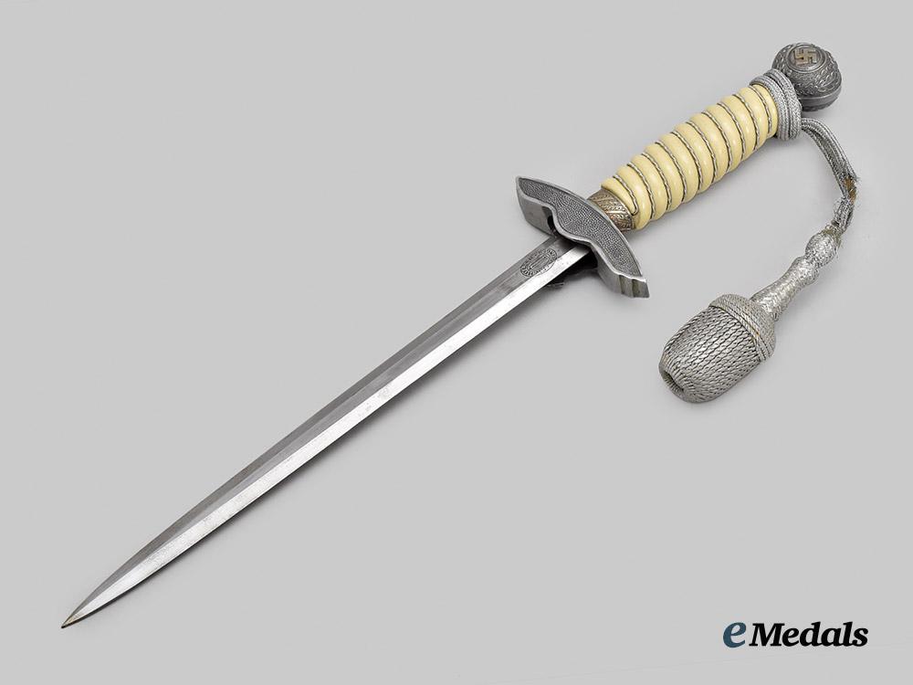 germany,_luftwaffe._an_officer’s_dress_dagger,_with_general’s_hanger,_by_f._w._höller___m_n_c5139