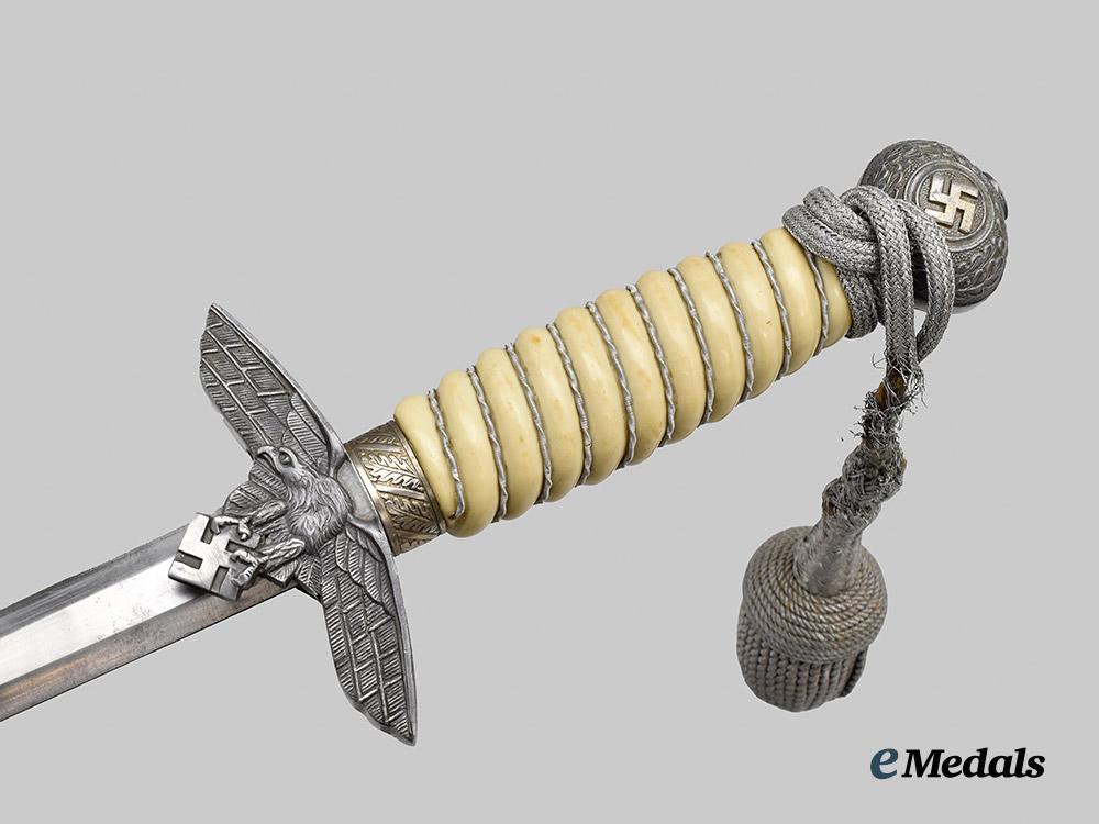 germany,_luftwaffe._an_officer’s_dress_dagger,_with_general’s_hanger,_by_f._w._höller___m_n_c5143