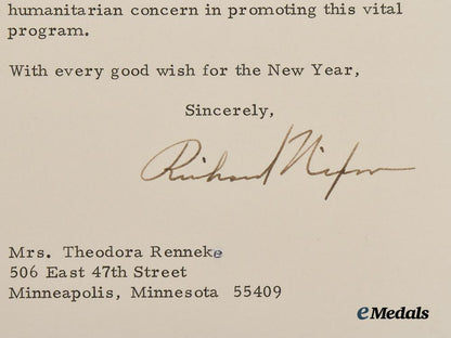 united_states._a_letter_and_photograph_signed_by_richard_nixon,1972___m_n_c5149