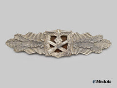 Germany, Wehrmacht. A Close Combat Clasp, Silver Grade, by Gebrüder Wegerhoff