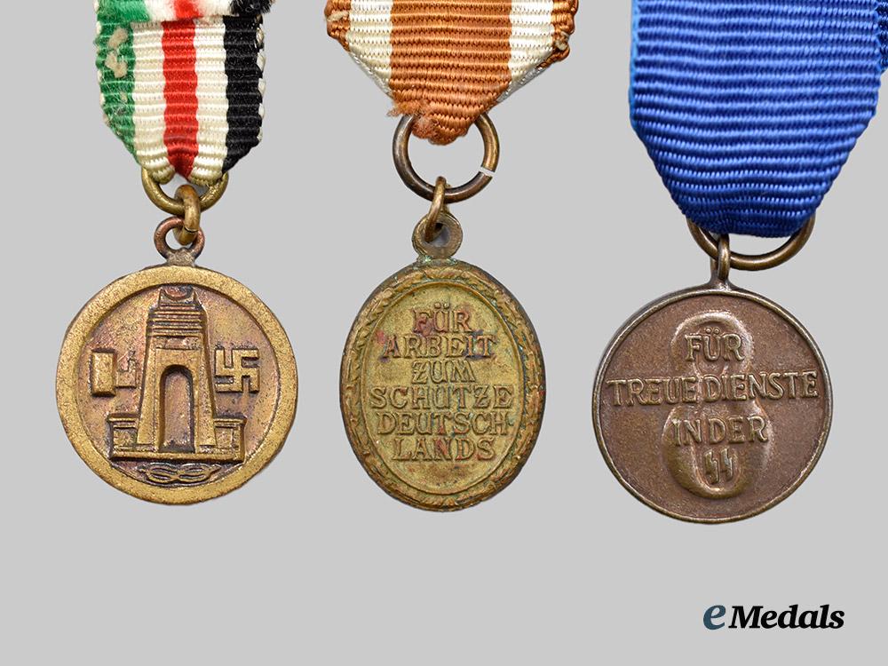 germany,_third_reich._a_lot_of_three_miniature_service_awards(_s_s/_westwall/_italo-_german_africa_campaign)___m_n_c5180