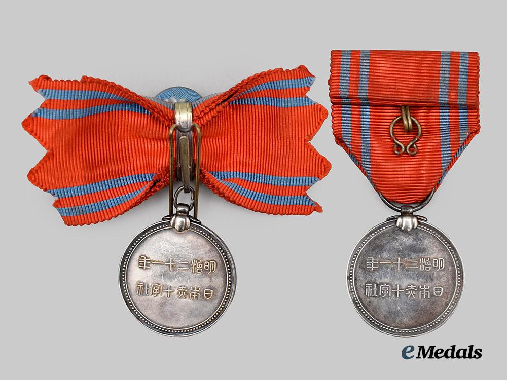 pair_of_red_cross_membership_medals___m_n_c5238