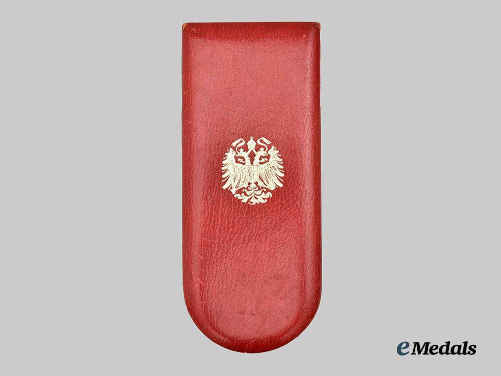 austria,_republic._a_cased_order_of_the_golden_fleece,_by_c._f._rothe_of_vienna,_c.1975___m_n_c5240