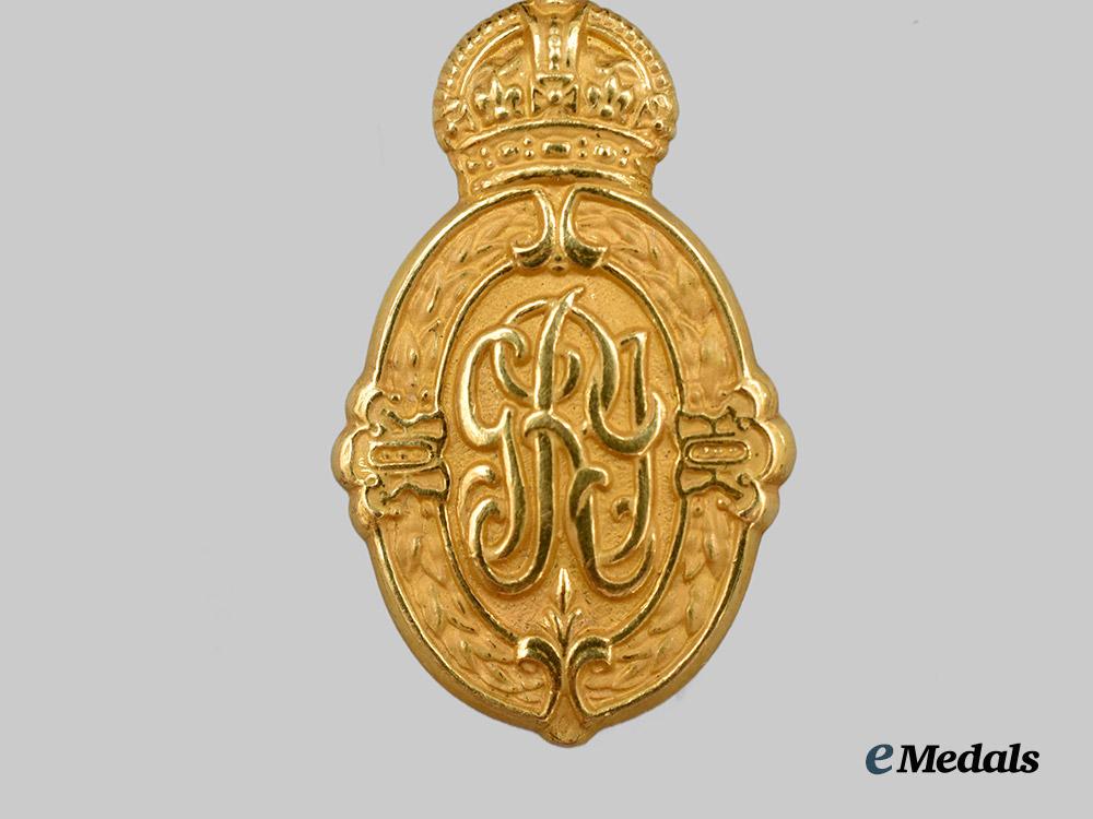 india,_british_raj._a_miniature_kaisar-i-_hind_medal_for_public_service_in_india,_i._class_in22kt_gold_for_dames___m_n_c5250