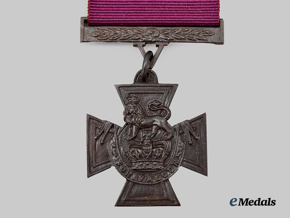 united_kingdom._a_limited_edition_replica_victoria_cross_by_hancocks&_co._of_london,_number467_of1352___m_n_c5263