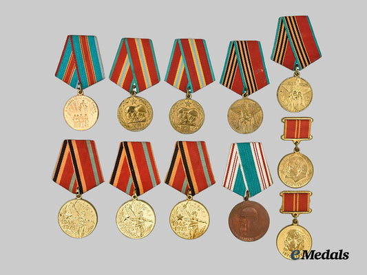 russia,_soviet_union._a_lot_of_medals&_decorations___m_n_c5296(1)