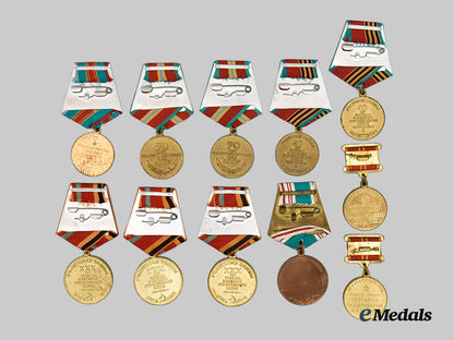 russia,_soviet_union._a_lot_of_medals&_decorations___m_n_c5297(1)