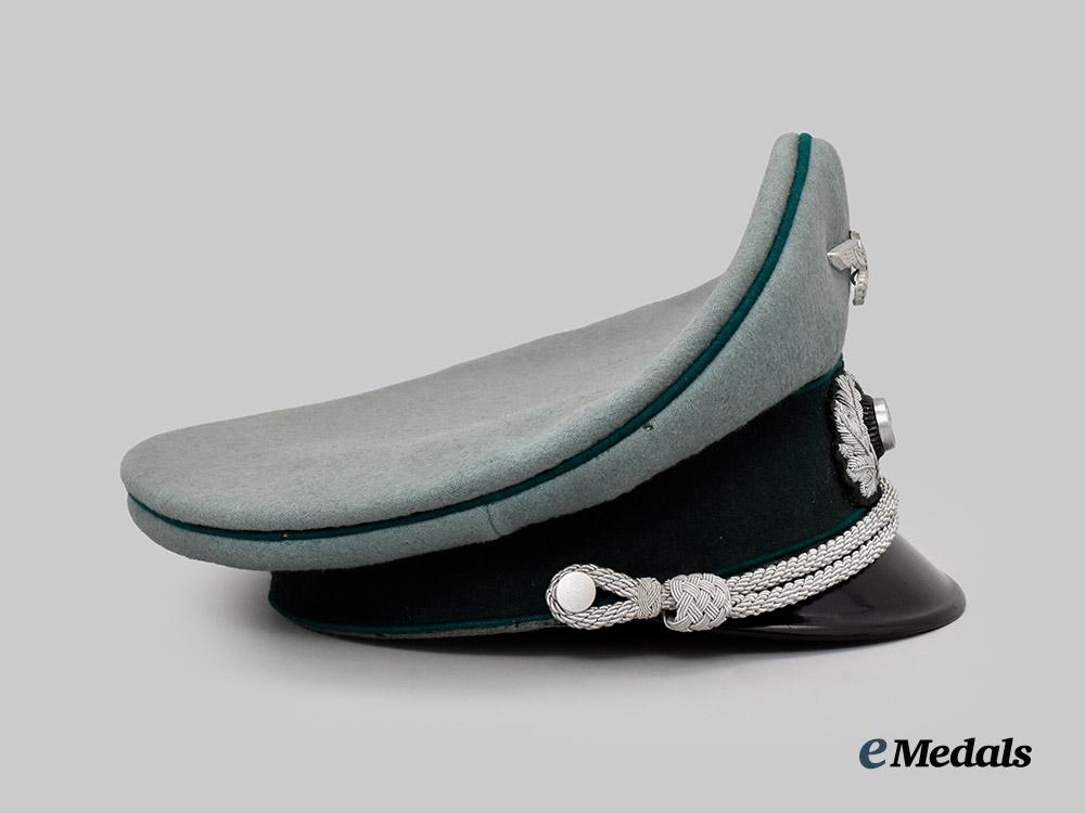 germany,_heer._an_administrative_officer’s_visor_cap,_by_n._schega&_neffe___m_n_c5305