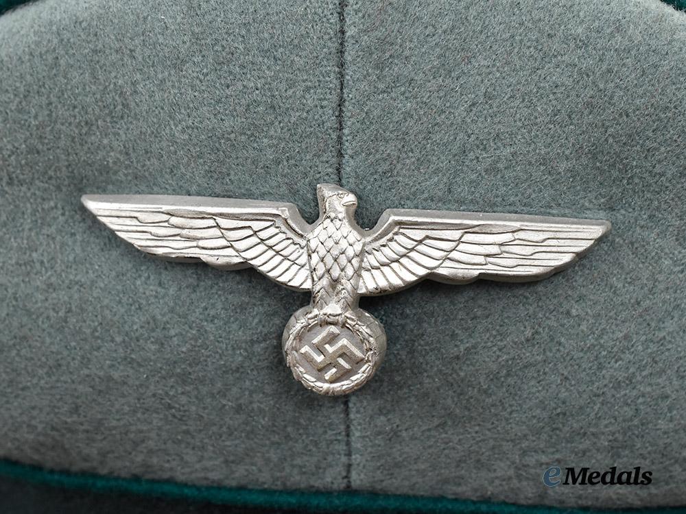 germany,_heer._an_administrative_officer’s_visor_cap,_by_n._schega&_neffe___m_n_c5309