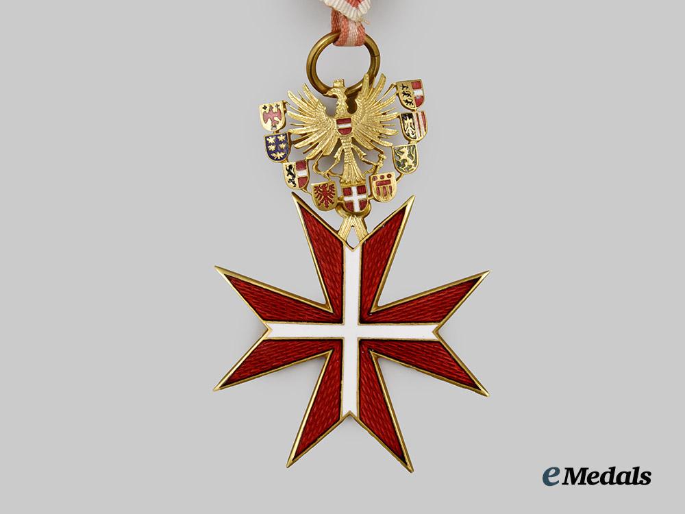 austria,_republic._a_decoration_of_honour_for_services_to_the_republic_of_austria,_grand_decoration_of_honour_in_gold_for_bishops,_by_w._reitterer,_c.1950___m_n_c5348