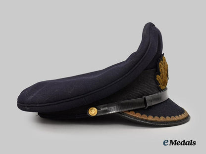 germany,_kriegsmarine._a_junior_officer’s_visor_cap___m_n_c5354