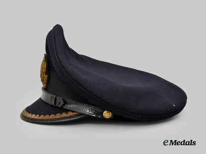 germany,_kriegsmarine._a_junior_officer’s_visor_cap___m_n_c5355
