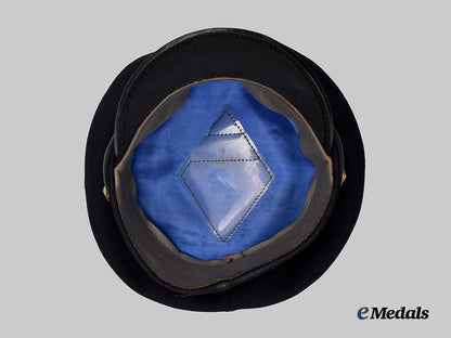 germany,_kriegsmarine._a_junior_officer’s_visor_cap___m_n_c5358