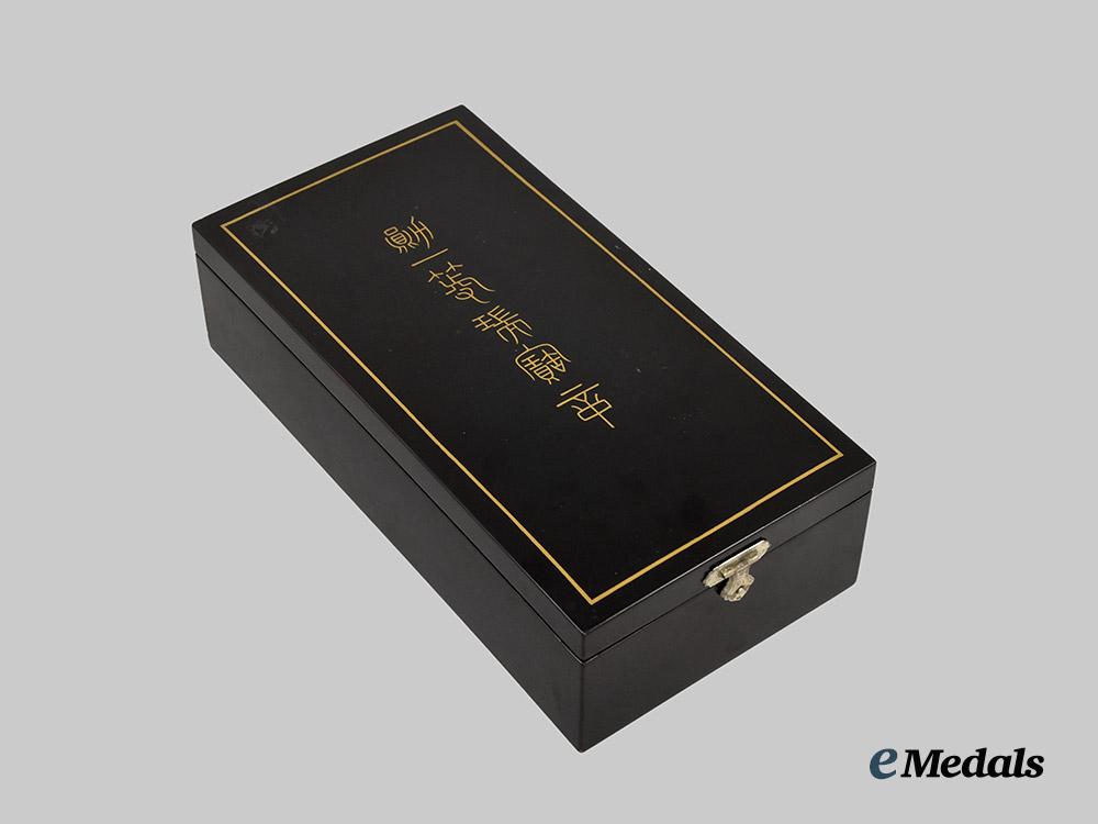 japan,_empire._an_order_of_the_sacred_treasure,_i_class_grand_cordon,_c.1930___m_n_c5359