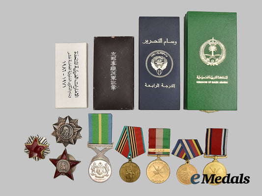 international._a_large_lot_of_medals&_awards___m_n_c5385