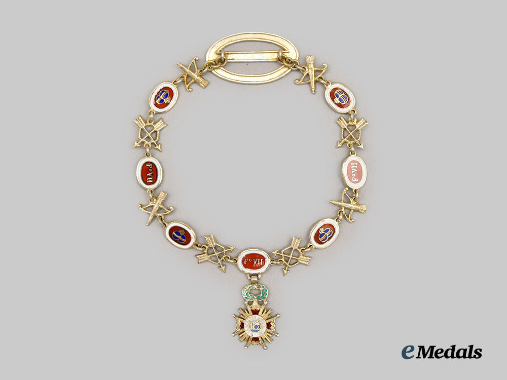 spain,_kingdom._a_miniature_spanish_order_of_isabella_the_catholic_collar,_c.1960.___m_n_c5416